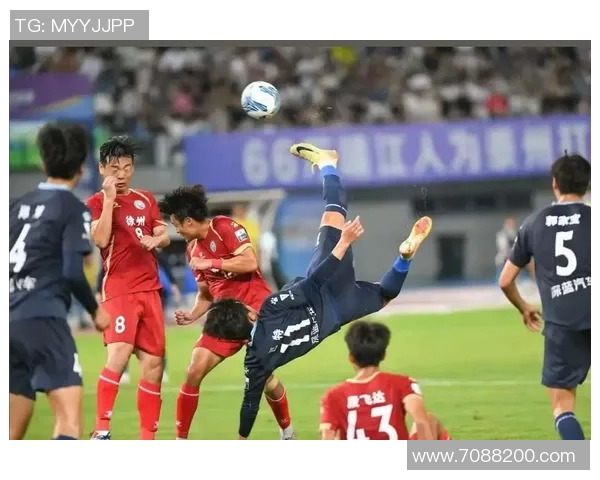 辽宁与深圳的36轮较量展现足球魅力与团队精神的精彩瞬间 辽宁与深圳的36轮较量展现足球魅力与团队精神的精彩瞬间