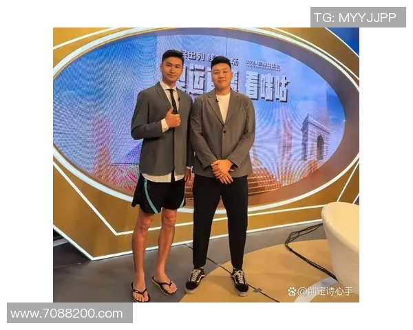 李根的篮球之路：从青涩少年到职业球员的奋斗与荣耀